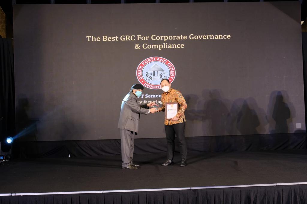 Semen Gresik menerima tiga penghargaan dari Governance, Risk, Compliance (GRC) & Performance Excellence Award 2021