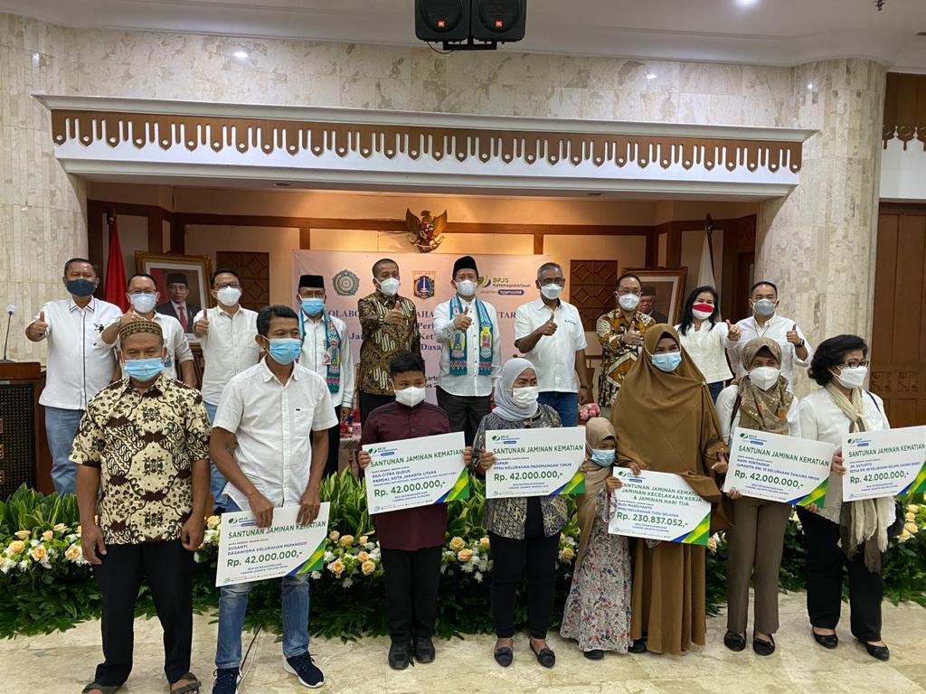 Kegiatan kolaborasi perlindungan kader Dasawisma melalui program BPJAMSOSTEK di  di Ruang Fatahillah Kantor Wali Kota Jakarta Utara, Jumat (