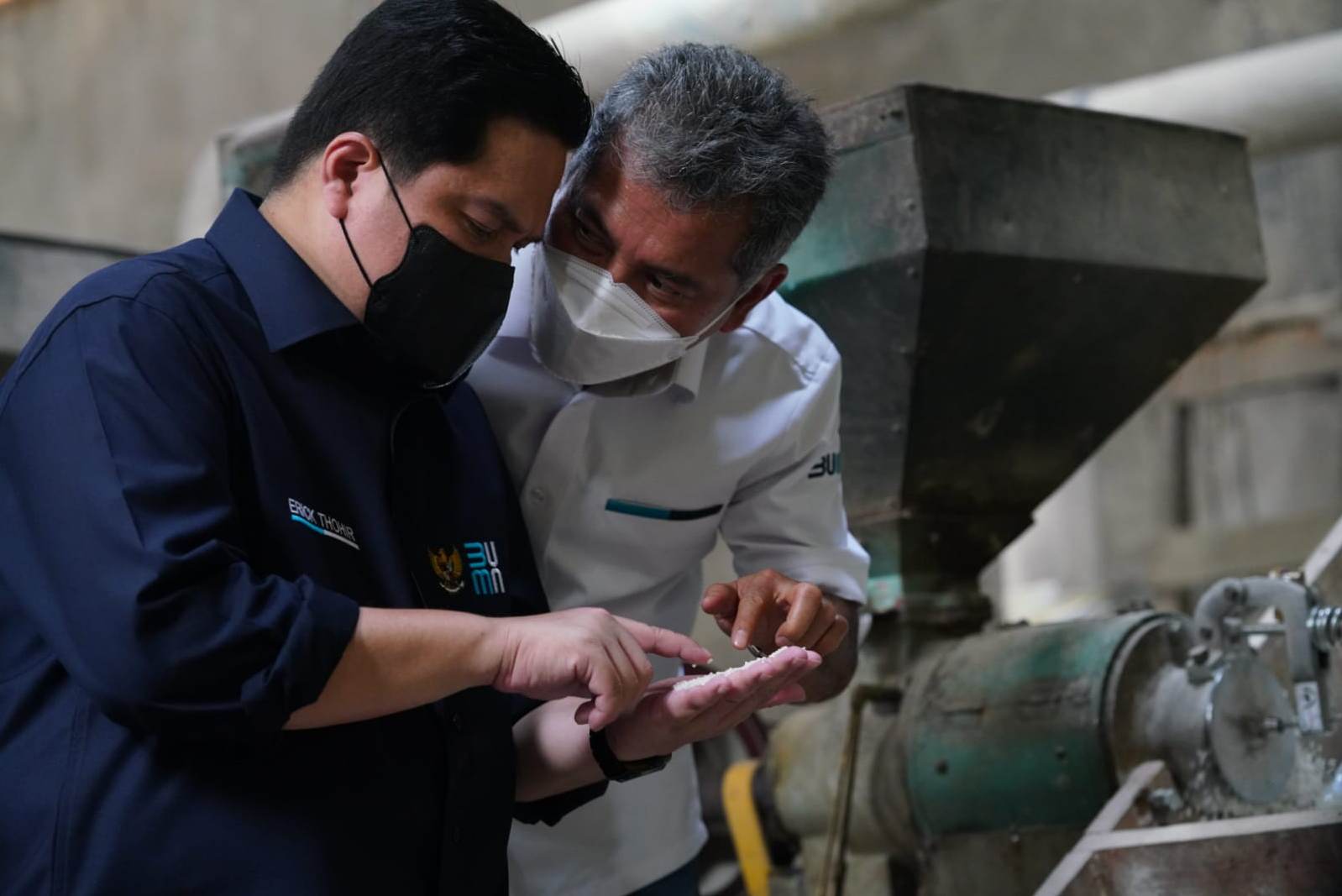 Menteri BUMN Erick Thohir bersama Direktur Utama BRI Sunarso.