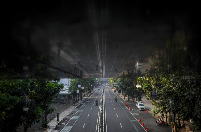 Suasana Jalan Merdeka yang lengang di Kota Bandung, Jawa Barat, Rabu (21/7/2021) saat pemberlakuan PPKM darurat. 