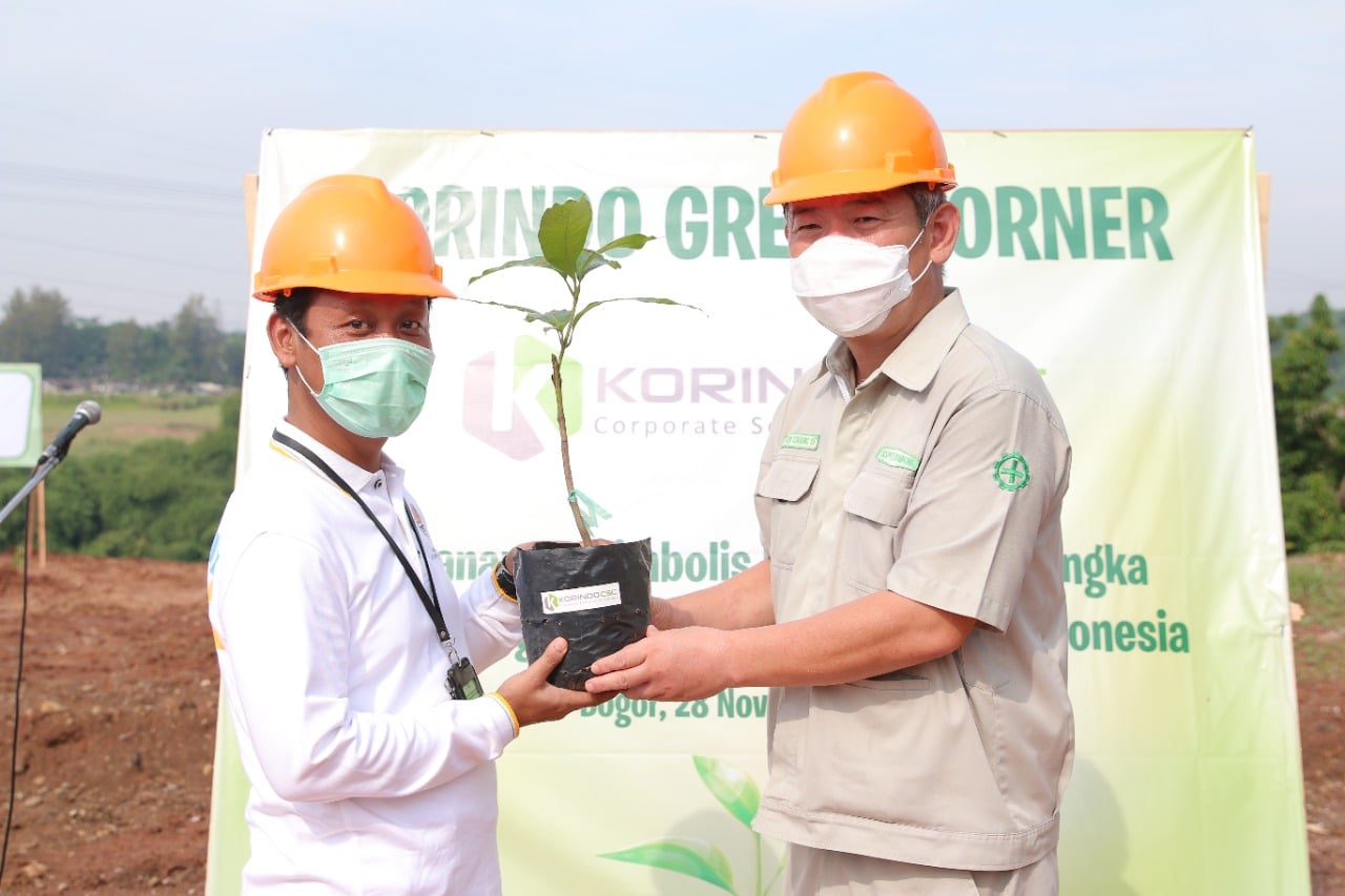 Program Green Corner di Cileungsi Bogor, Jawa Barat, untuk memanfaatkan lahan kosong menjadi area hijau di area operasional Korindo.