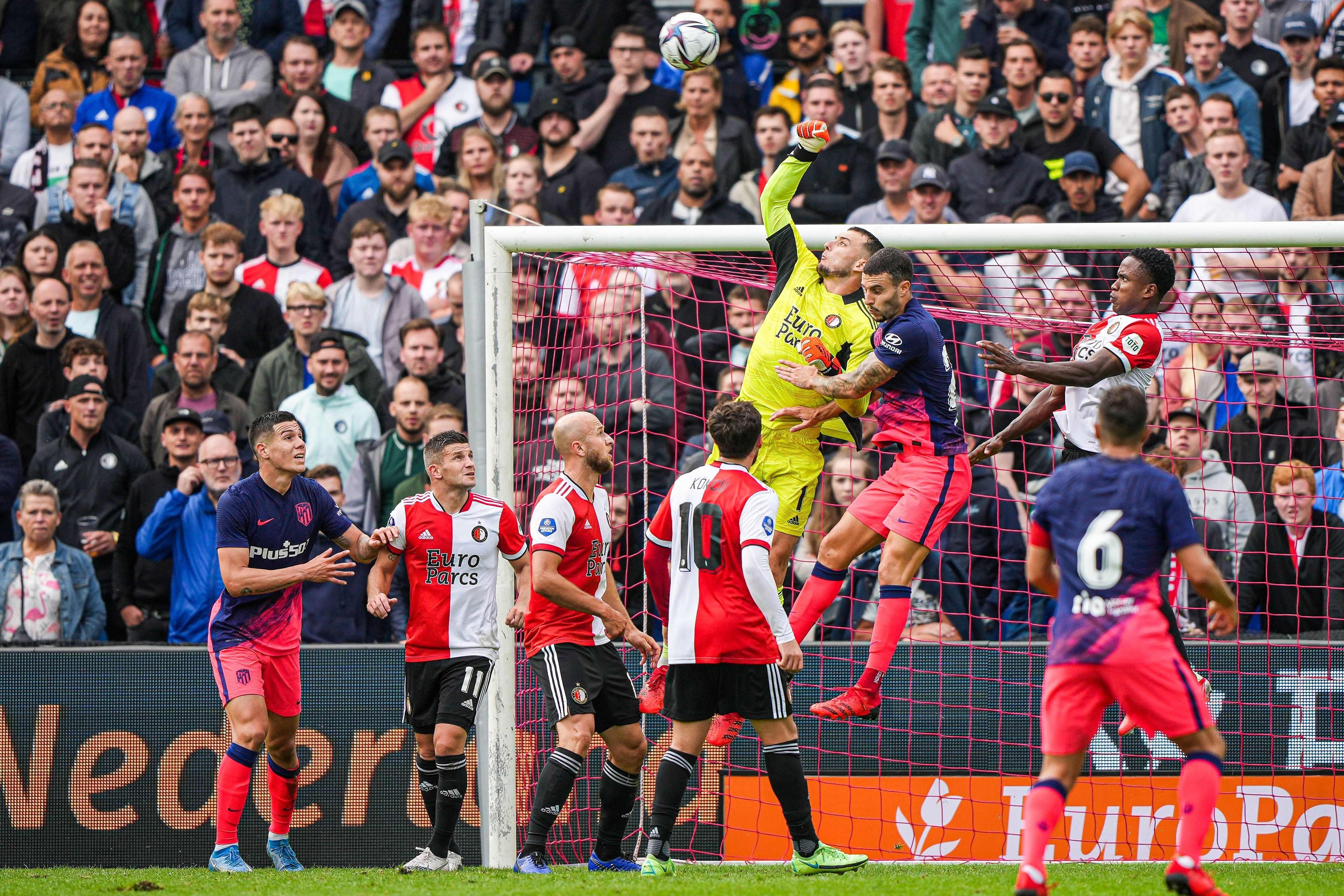 Laga pramusim antara Feyenoord dan Atletico Madrid