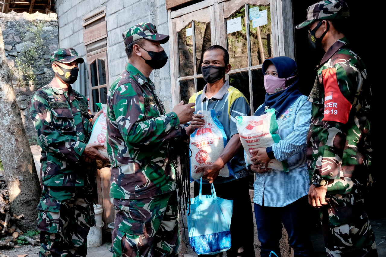 Bantuan beras disalurkan lewat Komando Daerah Militer IV/Diponegoro yang merupakan Komando Kewilayahan Pertahanan Jateng dan Yogyakarta.