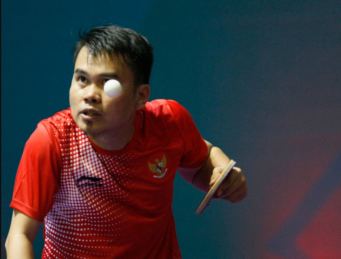 Atlet paratenis meja Komet Akbar 