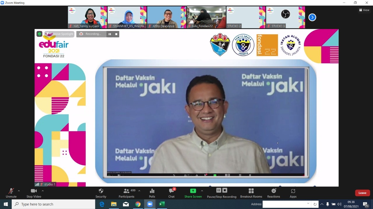  Gubernur DKI Anies Baswedan membuka acara Edufair Fondasi 22 Sesi PTN di SMAN 8 Jakarta, Sabtu pagi (7/8).