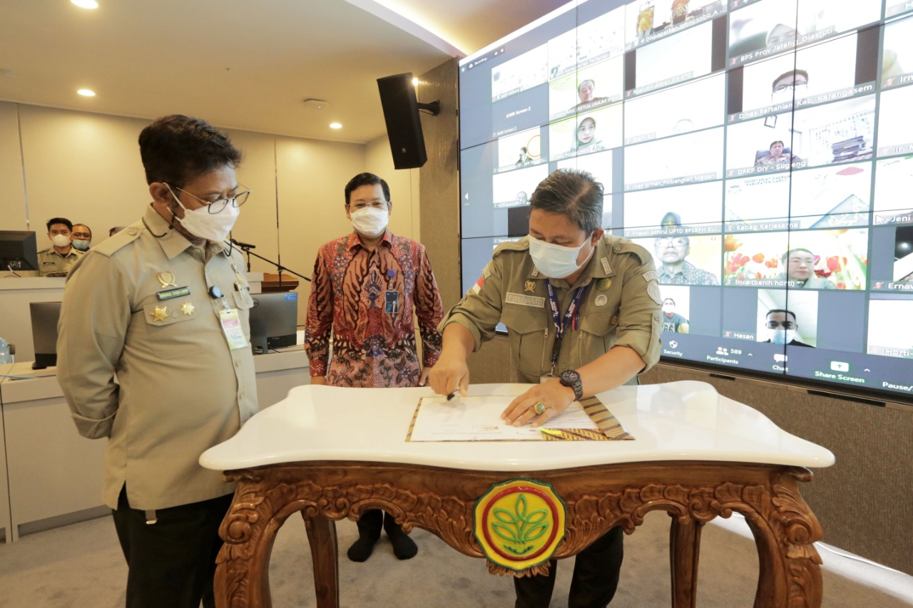 Kementan melakukan penandatanganan nota kesepahaman pengembangan agroindustri hortikultura. 