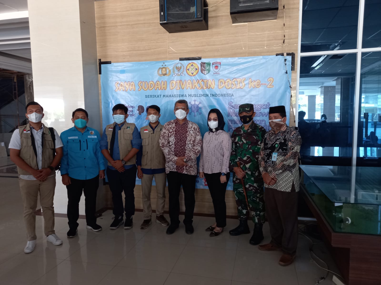 Walikota Tangsel Benamin Davine saat meninjau vaksinasi Covid-19 di Kampus Unpam