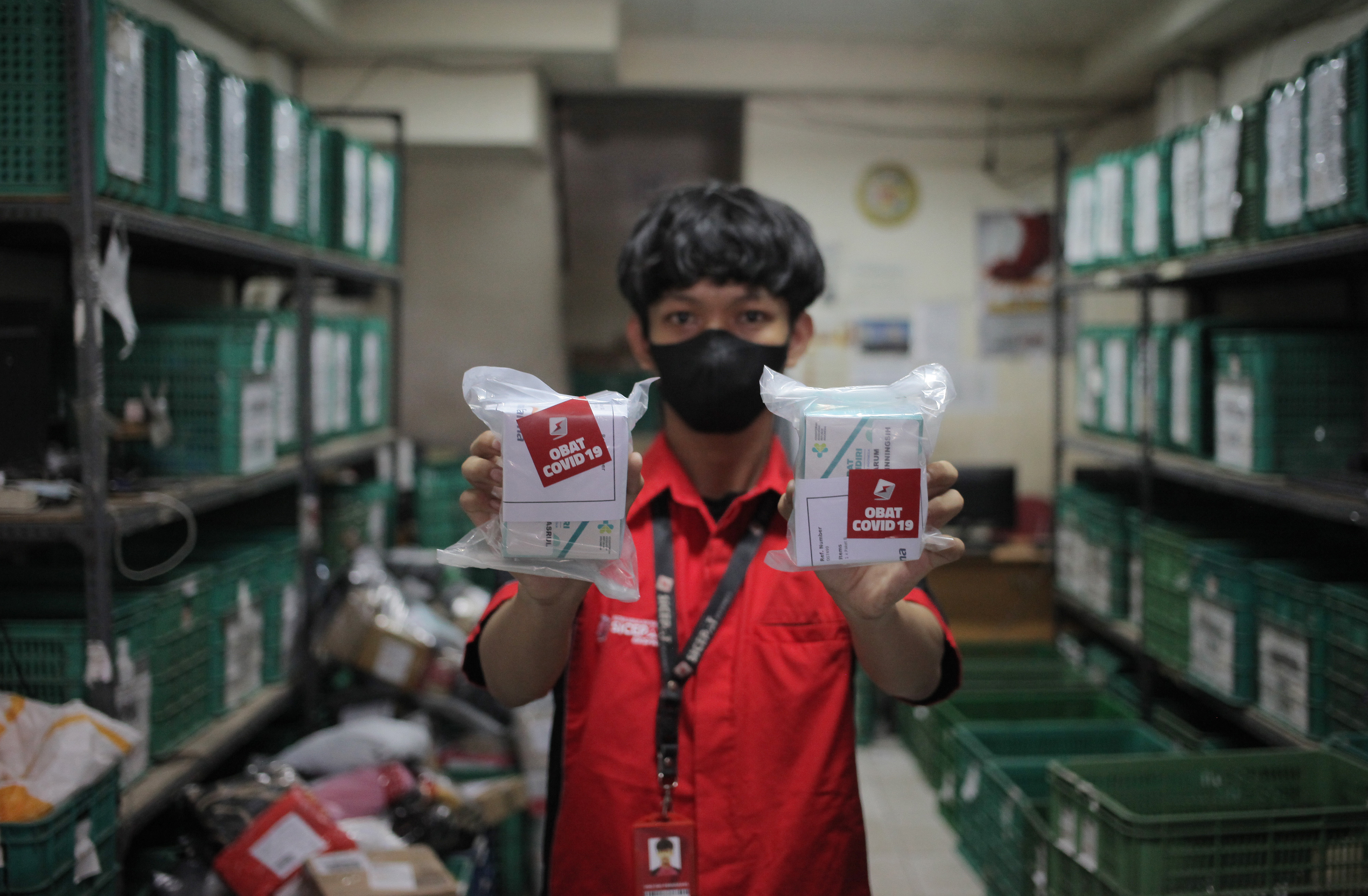 Bantuan distribusi obat yang dilakukan Sicepat Ekspres.