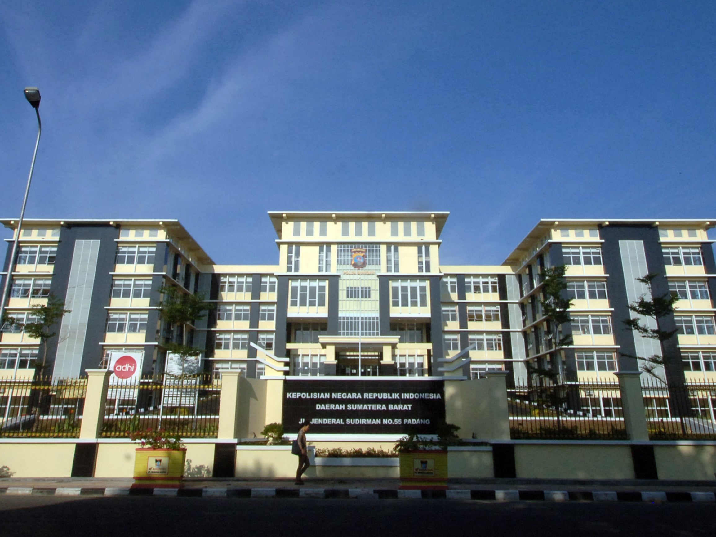 Gedung Polda Sumatra Barat.