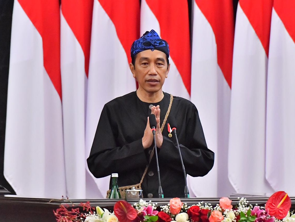 Presiden Joko Widodo menyampaikan pidato tentang RAPBN 2022 dalam Sidang Tahunan MPR dan sidang bersama DPR/DPD, Jakarta, Senin (16/8).