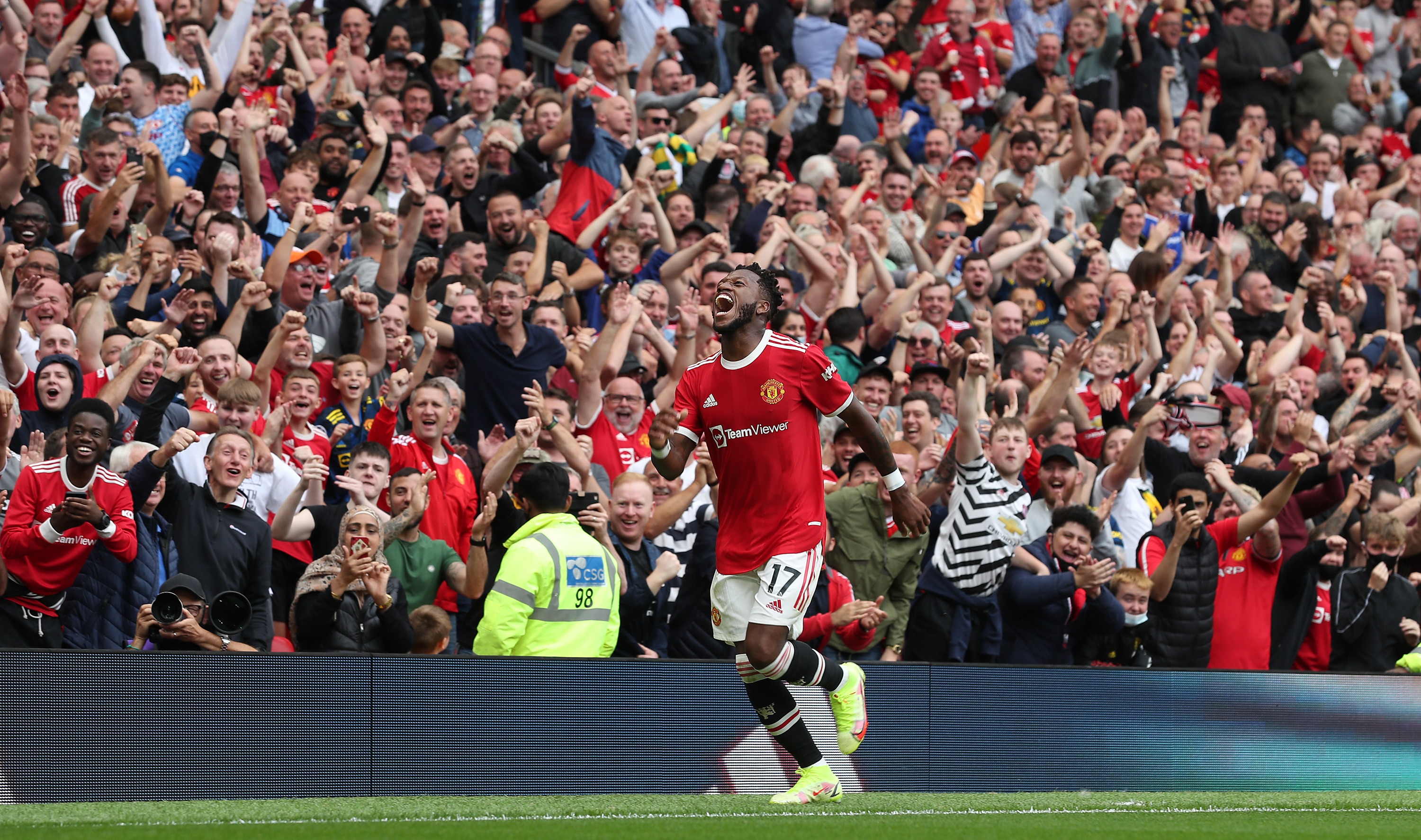 Fred meluapkan kegembiraan seusai mencetak gol