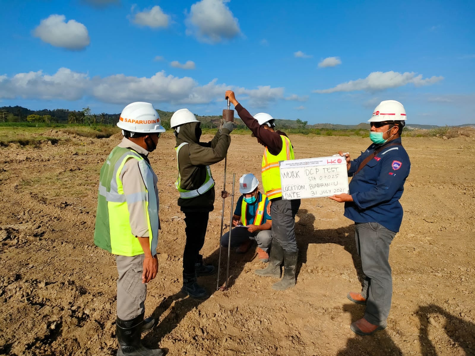 Pembangunan kawasan ekonomi khusus Pariwisata Mandalika di Nusa Tenggara Barat terus dilanjutkan.