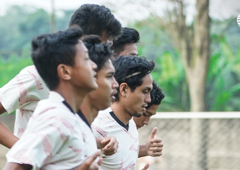 Para pemain Persija terus menempa fisik jelang pelaksanaan kompetisi Liga 1 Indonesia.  