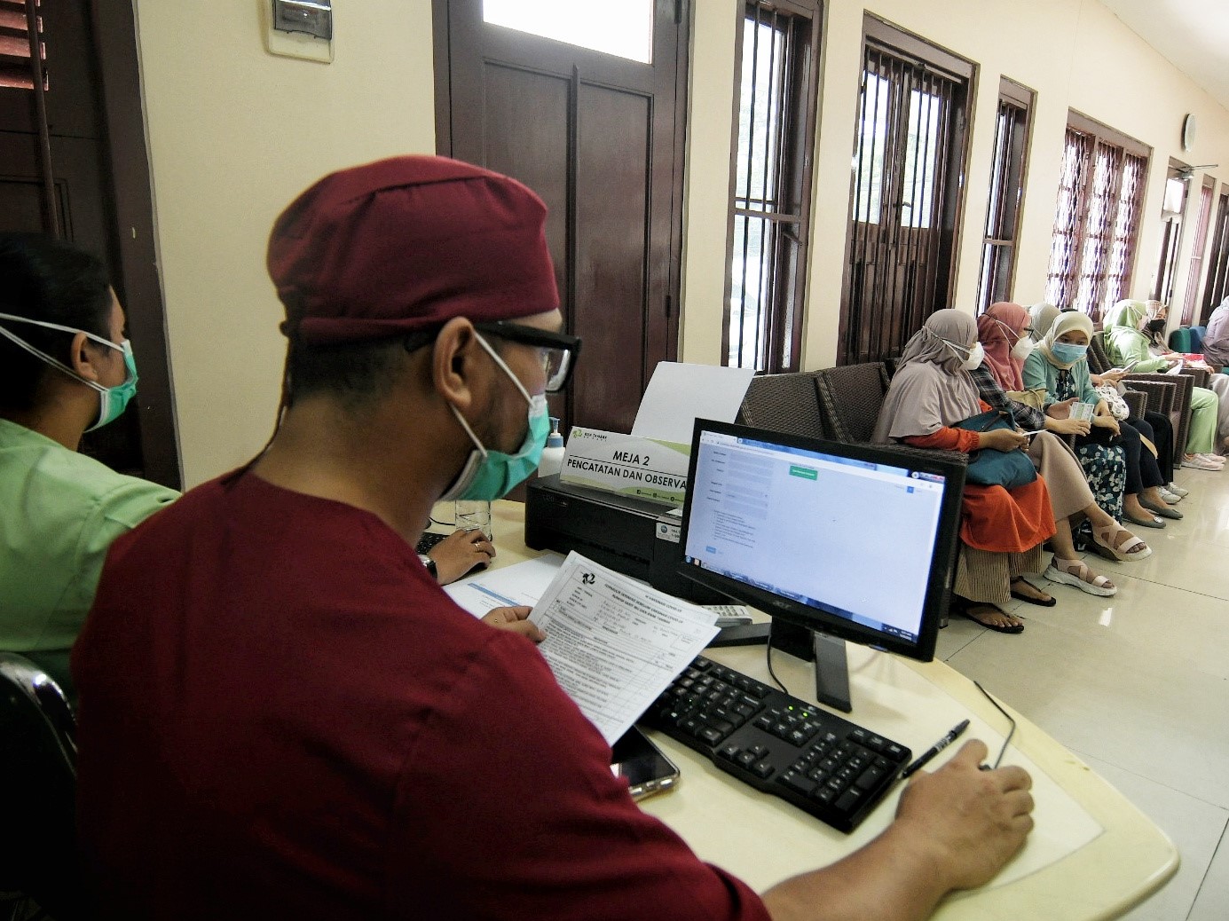 Sejumlah ibu hamil dan menyusui mengikuti vaksinasi covid-19 di RSIA Tambak, Jakarta, Rabu (18/8).