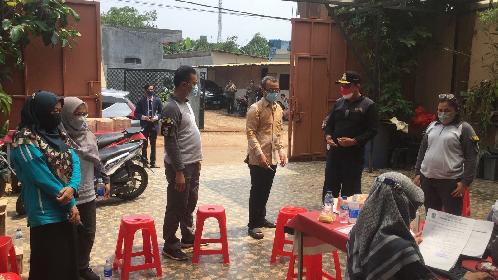 kegiatan pelayanan jemput bola bagi ODGJ di Yayasan Gerakan Asih Abadi di Kelurahan Bojong Menteng, Kecamatan Rawalumbu, Kota Bekasi.