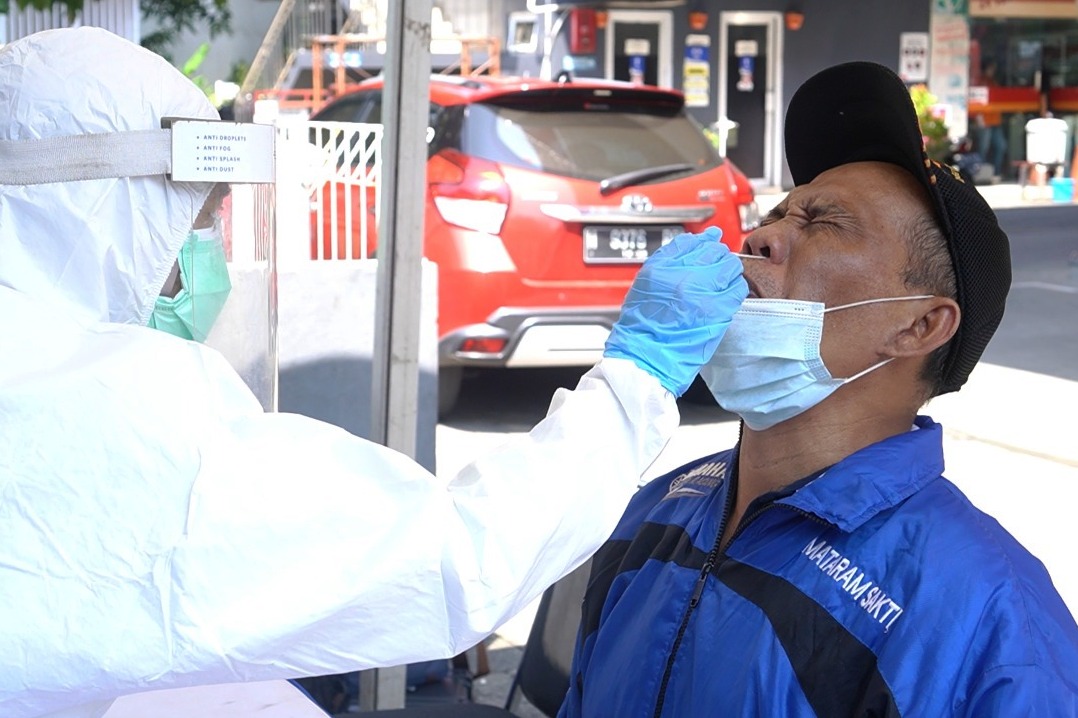 Ilustrasi swab antigen