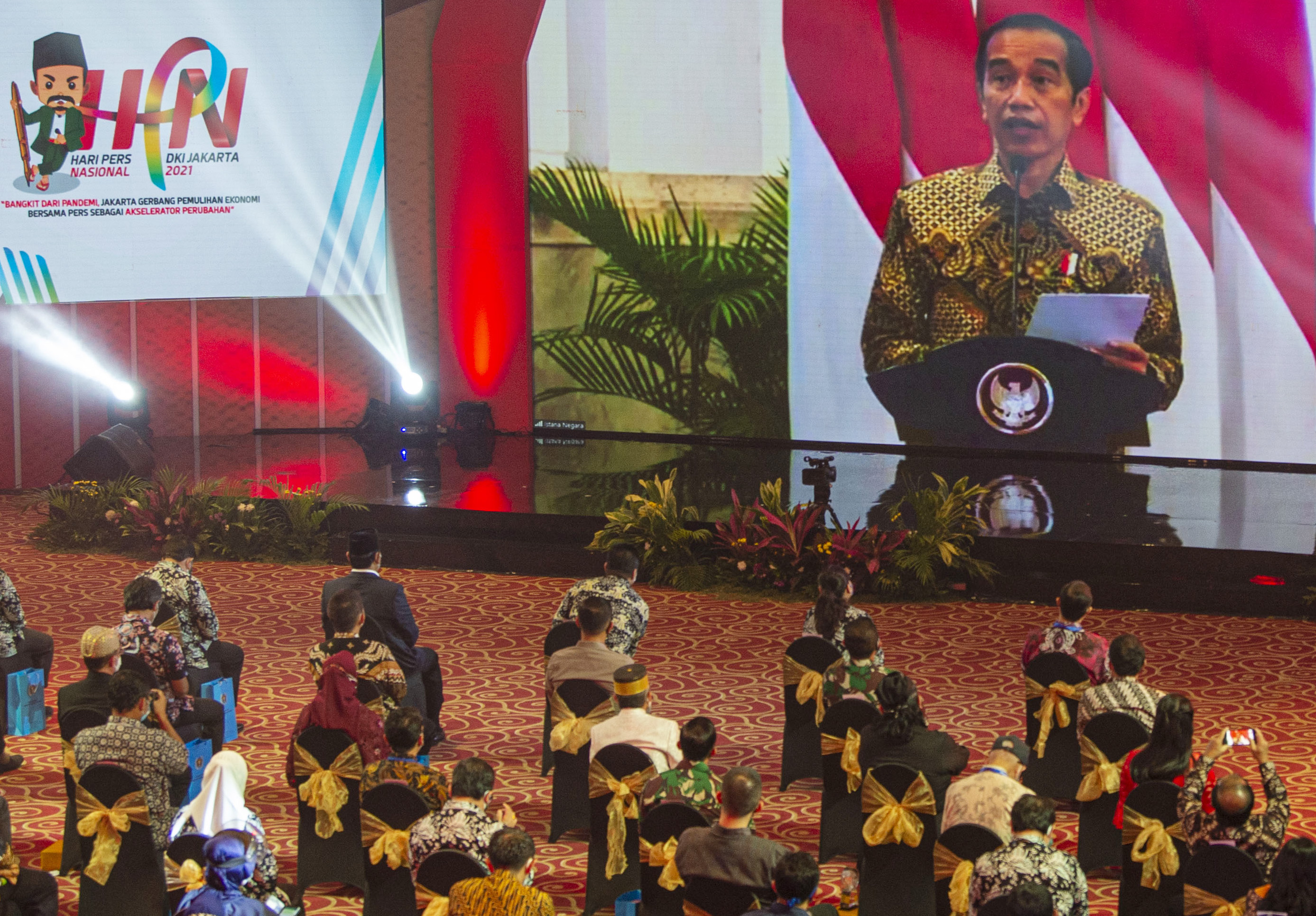  Presiden Joko Widodo menyampaikan pidato secara virtual dalam acara puncak Hari Pers Nasional (HPN) 2021 di Ancol, Jakarta.