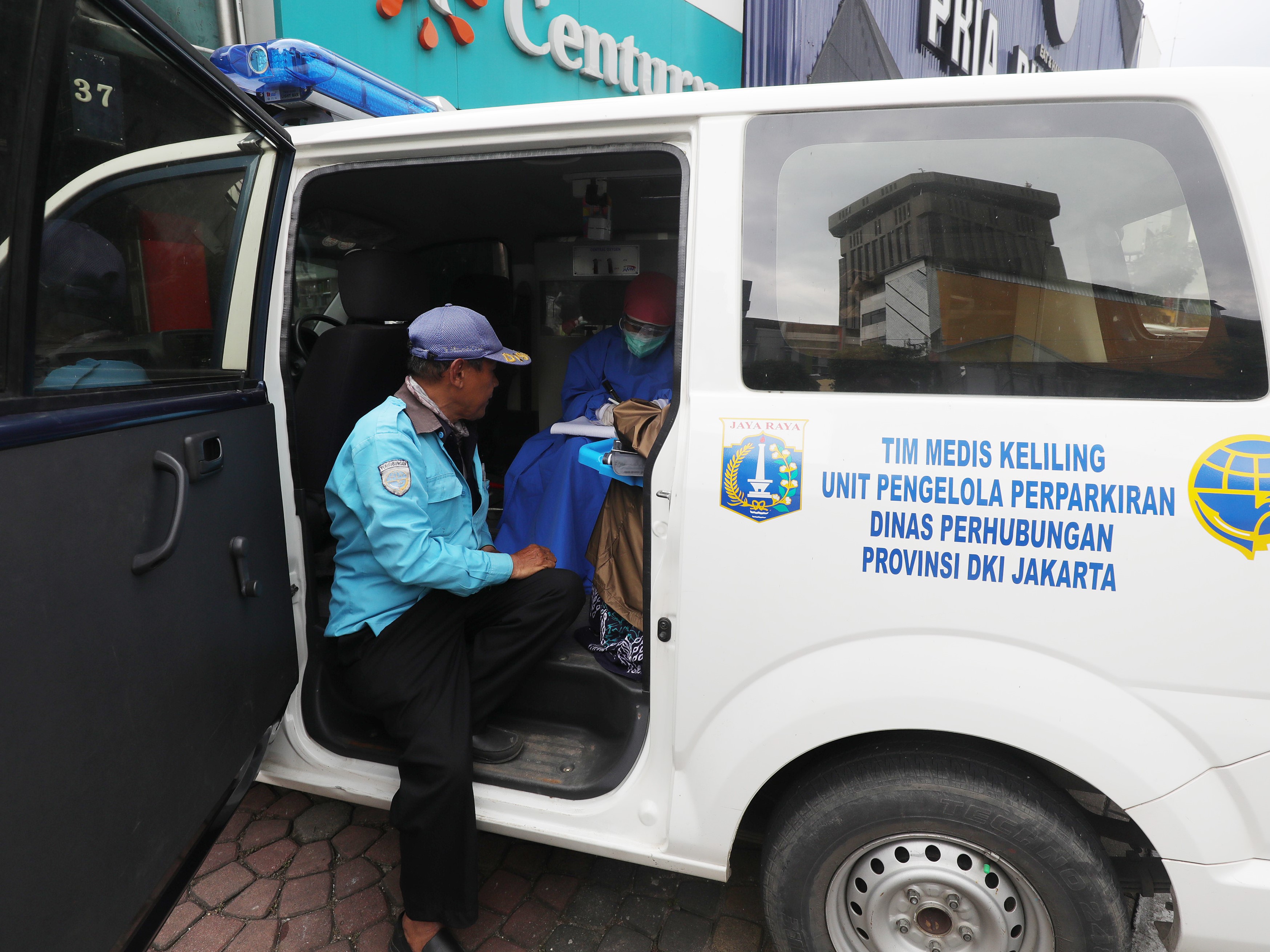 Dipecat,  Juru Parkir Pinjamkan Seragam Berujung Pungli