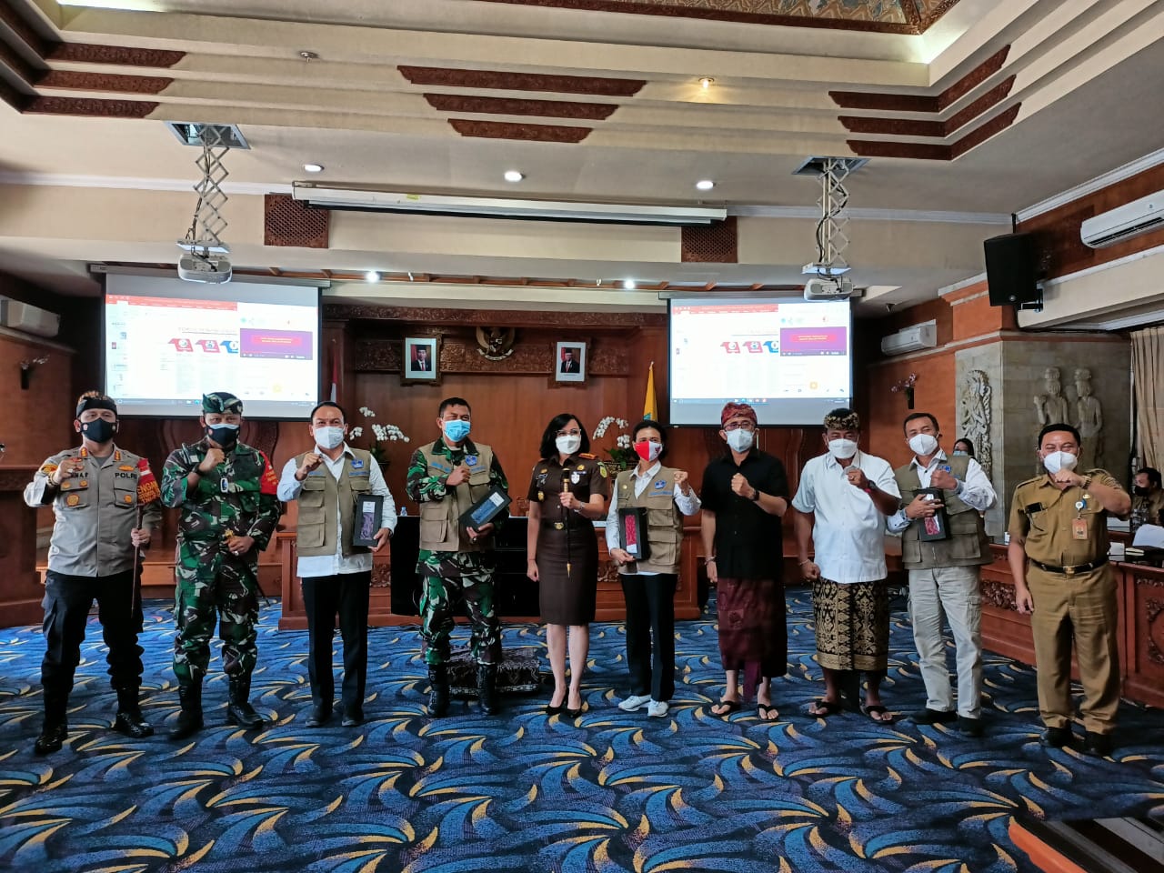 Tim Pakar Satgas Covid-19 Pusat saat berkunjung ke Pemkot Denpasar