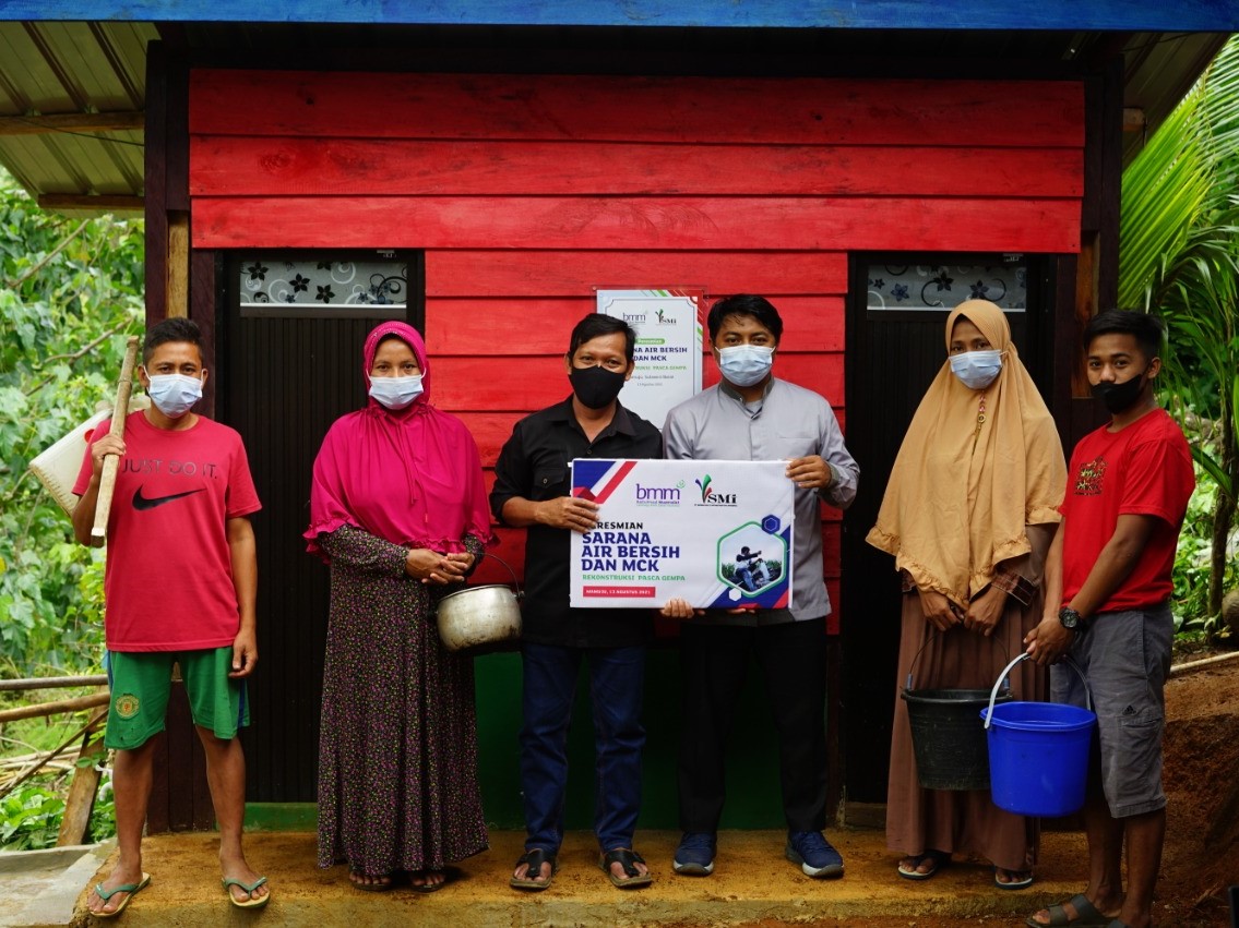PT SMI dan BMM Bantu Korban Gempa Bumi Mamuju
