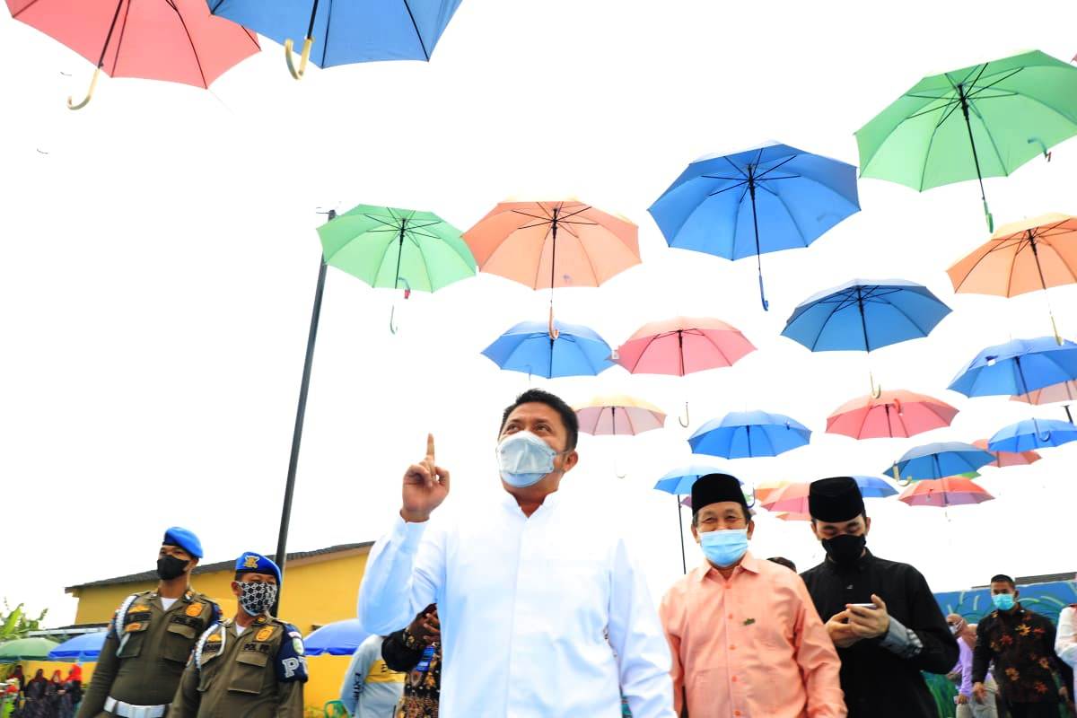 Gubernur Sumsel Herman Deru saat meresmikan destinasi wisata baru Taman Bunga Jokis Palembang.