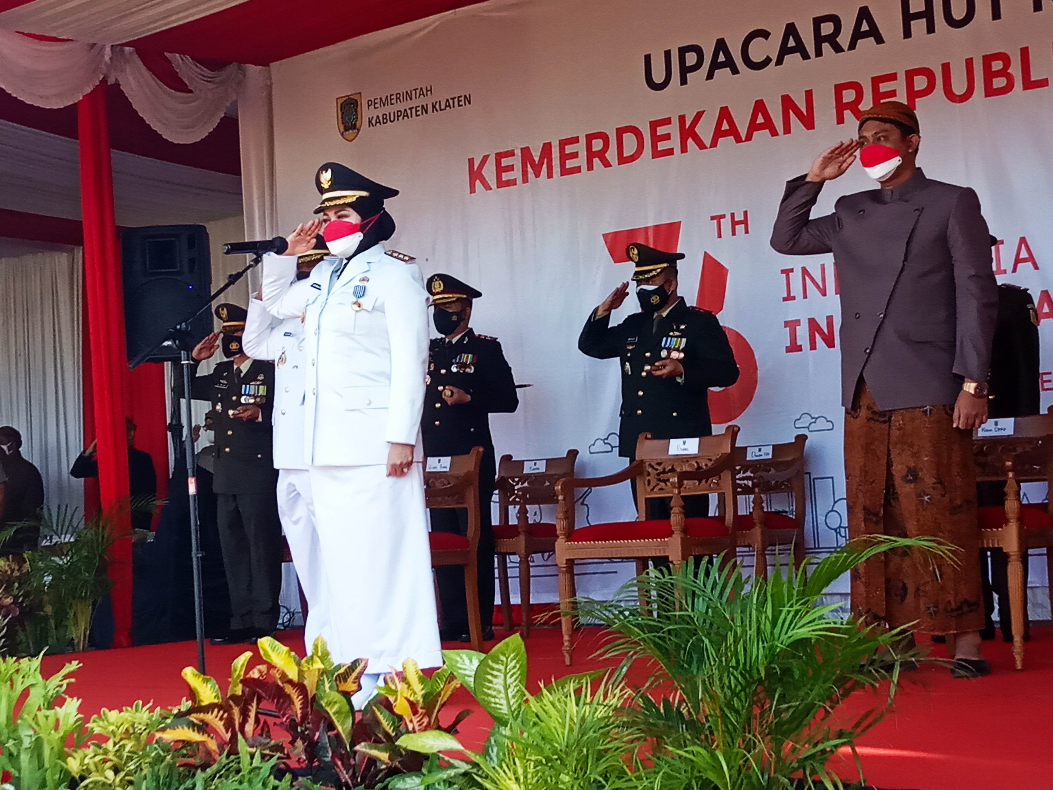 Bupati Sri Mulyani Pimpin Upacara HUT Ke-76 Kemerdekaan RI Kabupaten  Klaten
