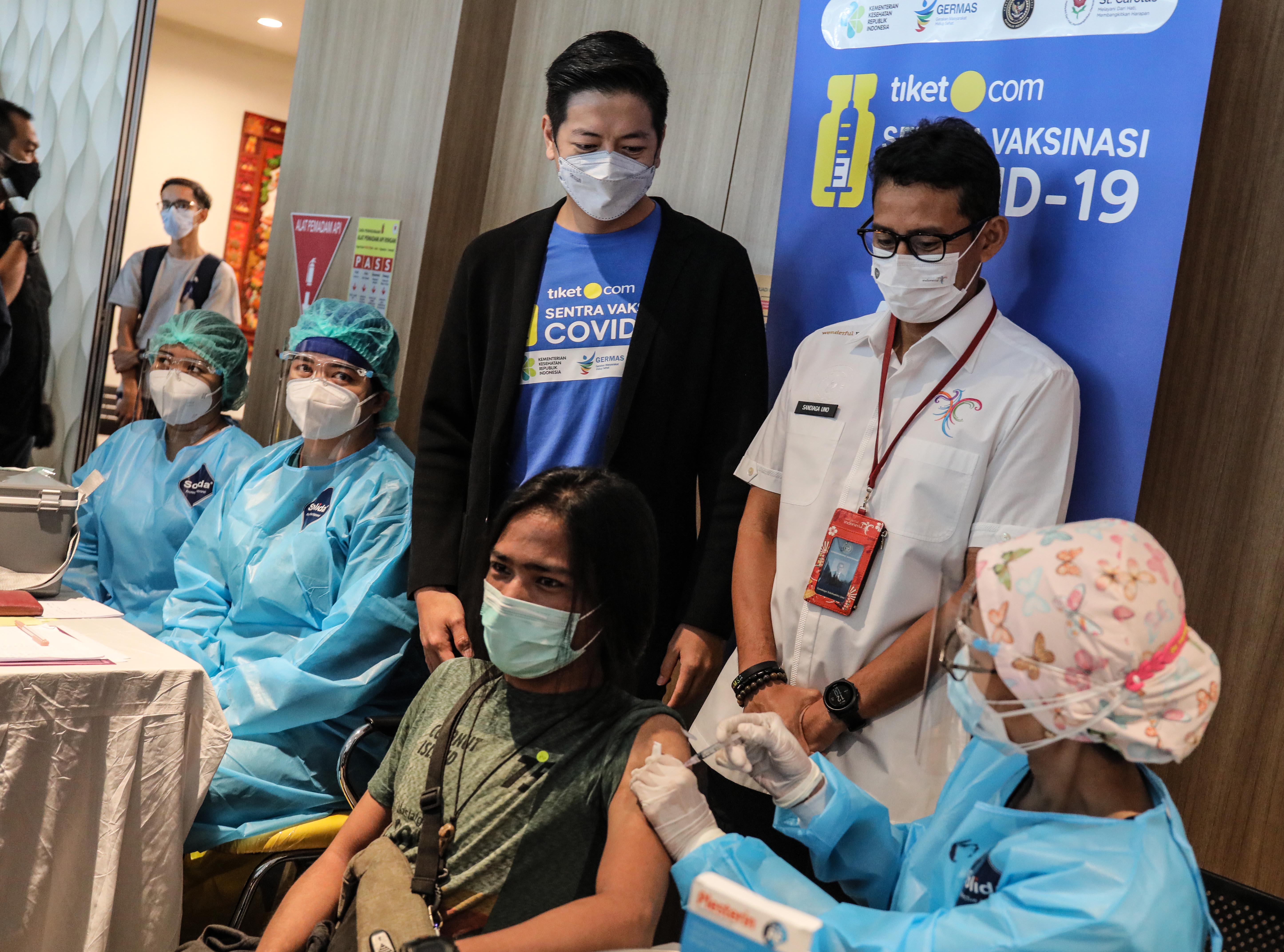 Sebagian Besar Warga Jakarta Sudah Divaksinasi, Sandiaga : Tetap Jaga Prokes