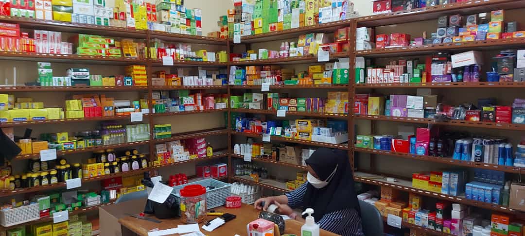 Suasana toko obat Megah Sakti