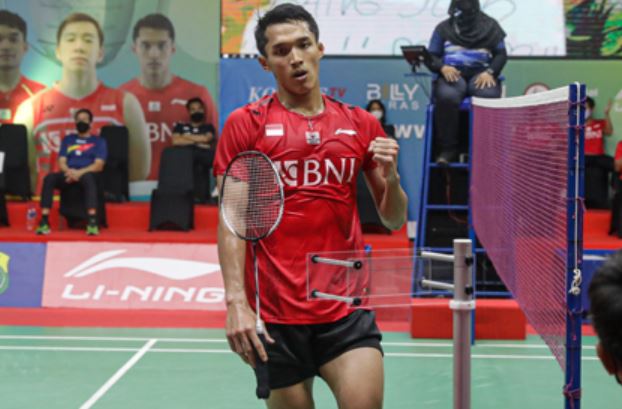 Tunggal putra Jonatan Christie melakukan selebrasi usai memastikan kemenangan Tim Harimau di simulasi Piala Sudirman dan Thomas-Uber.