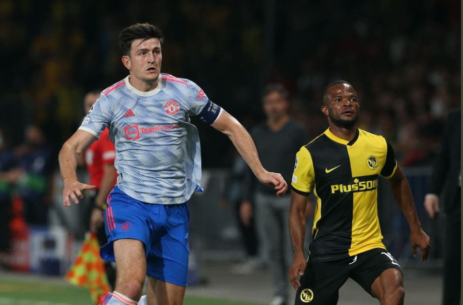 Kapten Manchestere United Harry Maguire (kiri)