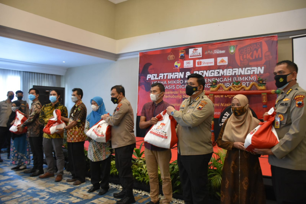 Pelatihan digital bagi UMKM di Solo yang digelar Alumni Akabri 1996 Bhratasena