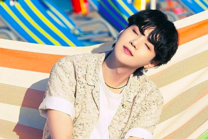 Suga BTS Rilis Versi Lengkap Lagu 'Over The Horizon' 