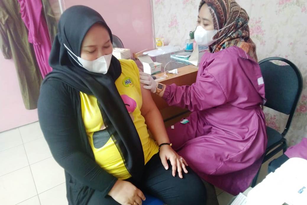 Pemkot Tasikmalaya juga gencar melakukan vaksinasi bagi ibu hamil.