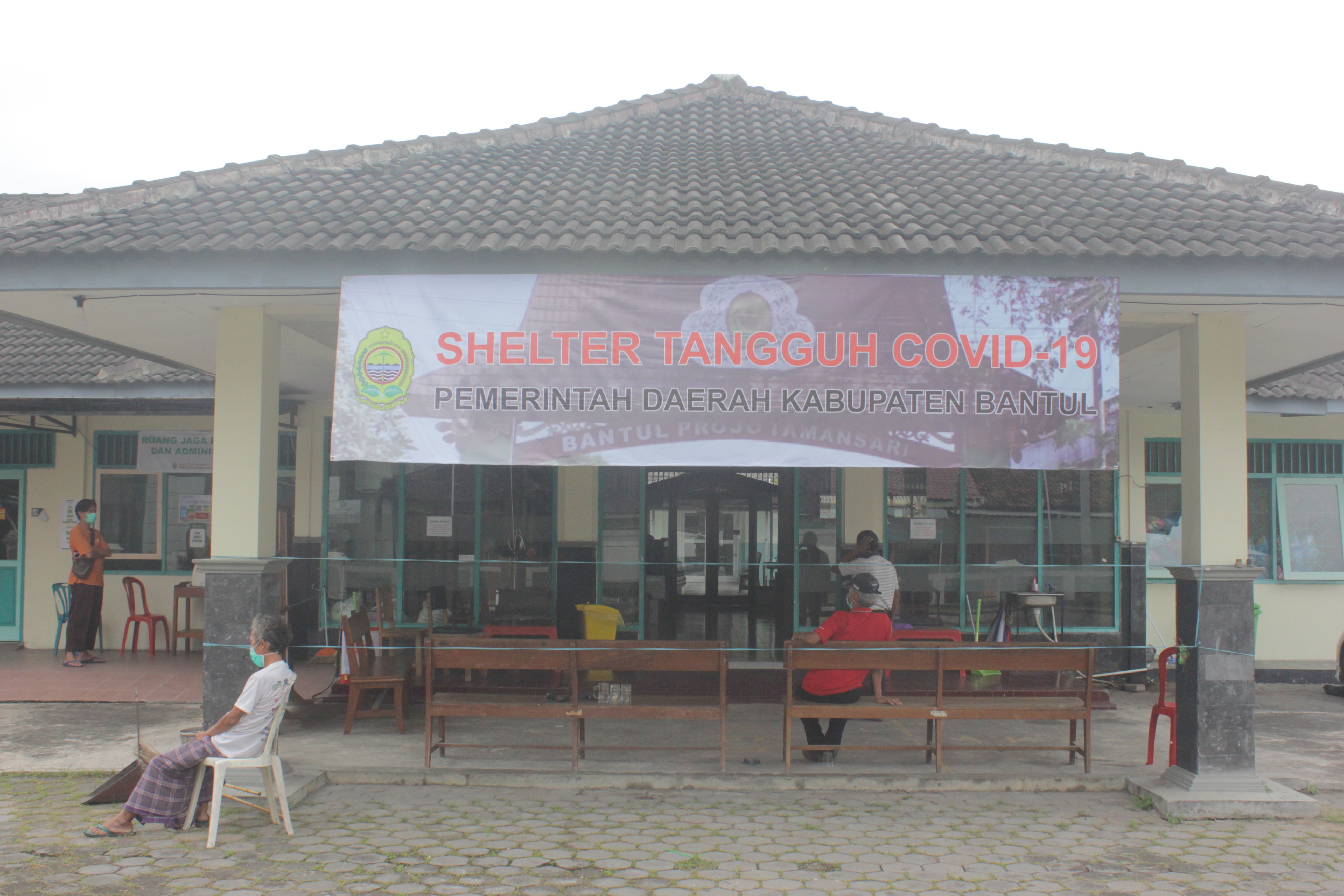 Selter Tangguh menempati bekas Rumas Sakit Veteran Patmasuri di Desa Panggung Harjo, Kecamatan Sewon, Bantul, DIY.