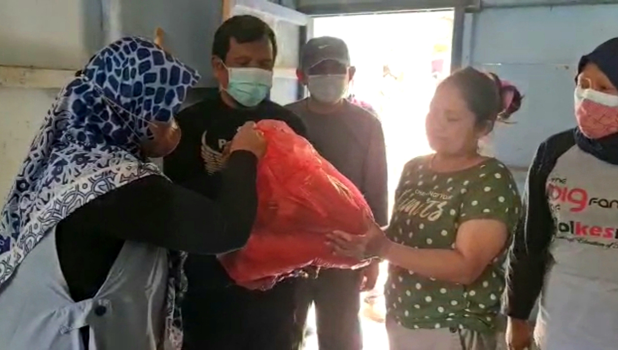 Poltekkes Malang salurkan bantuan sembako