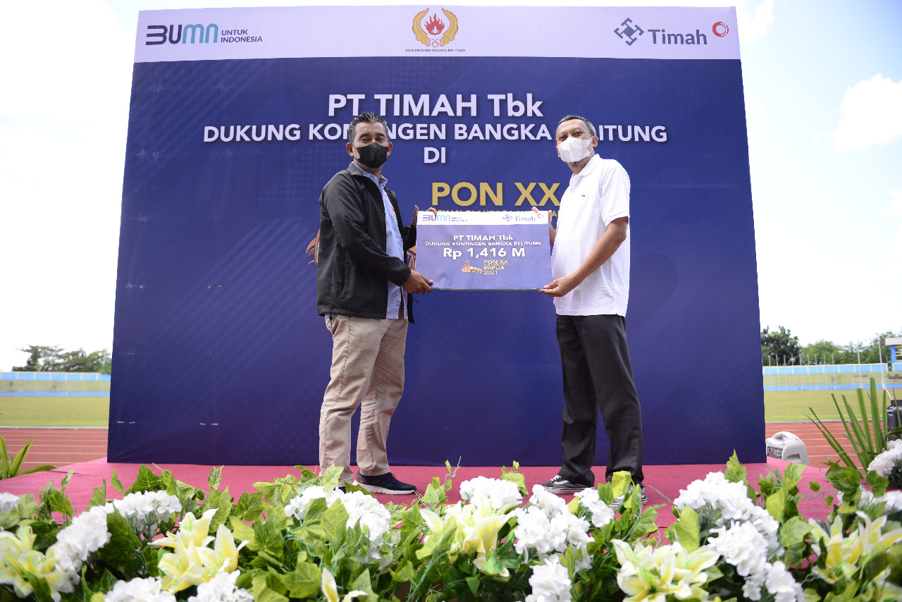 PT Timah Tbk menyumbangkan dana Rp1,4 miliar untuk KONI Babel untuk menyukseskan kontingen Babel di PON XX, Papua, Jumat (17/9)