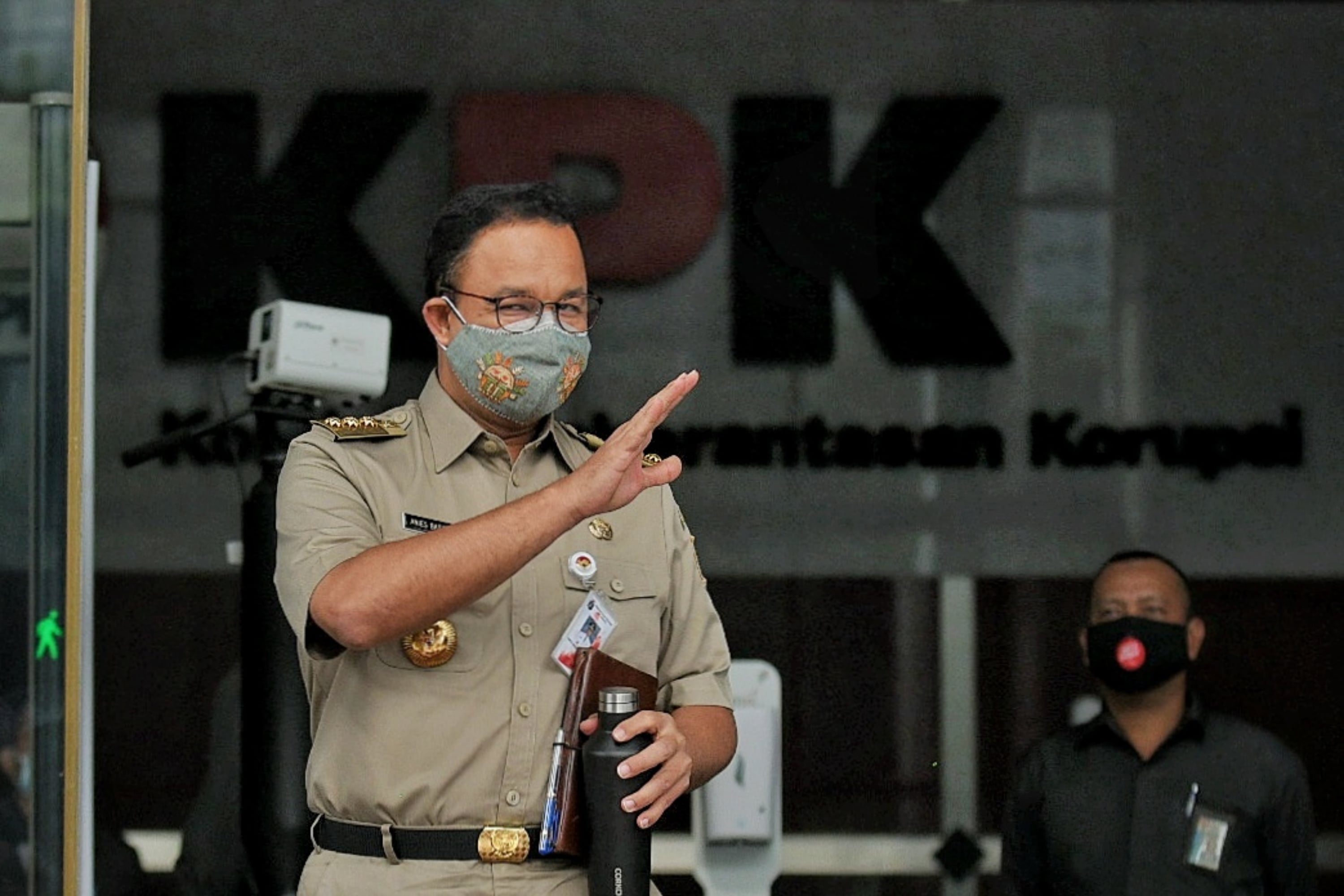 Gubernur DKI Jakarta Anies Baswedan seusai menjalani pemeriksaan di gedung KPK.