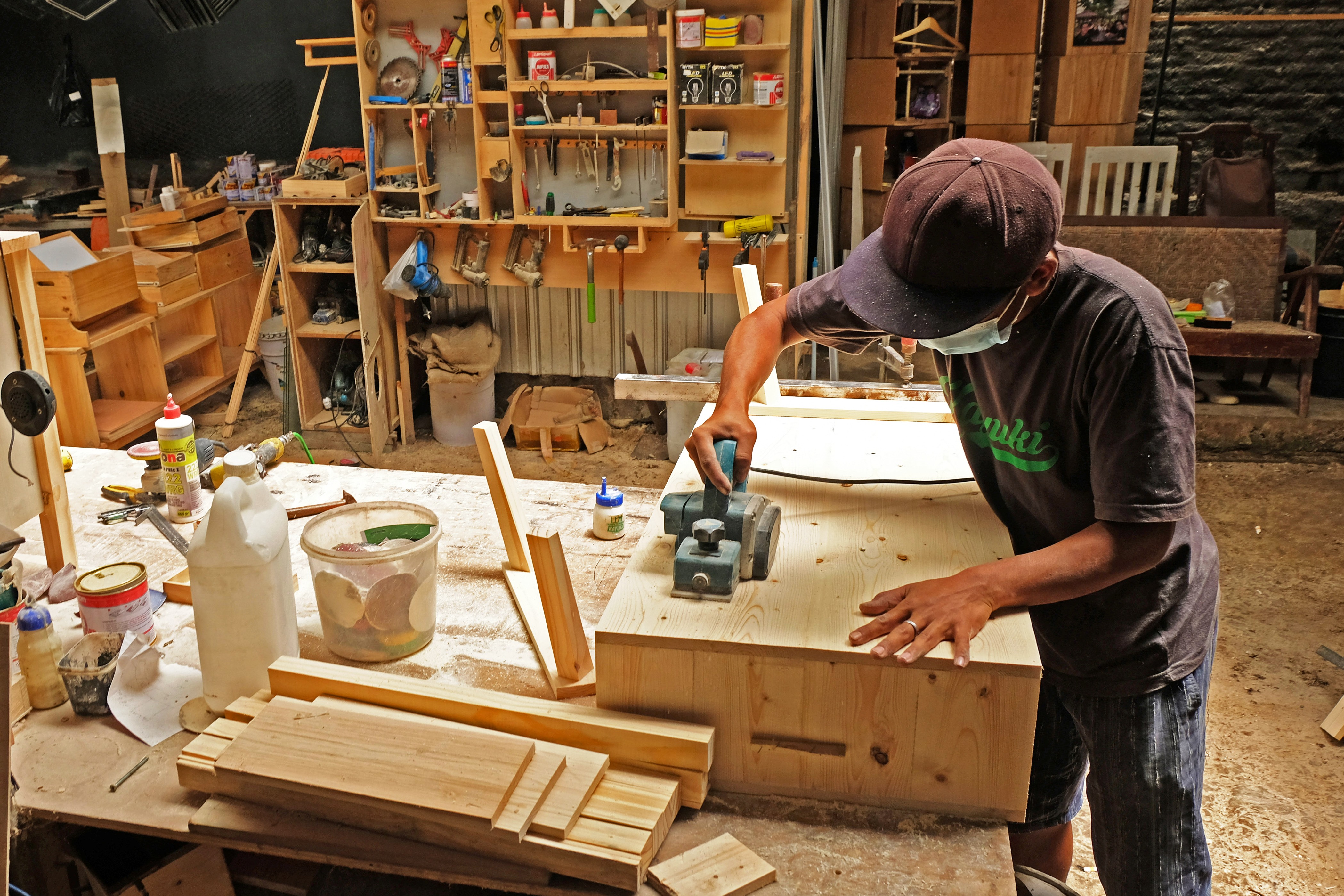 Usaha kecil dapat mengajukan BPUM.