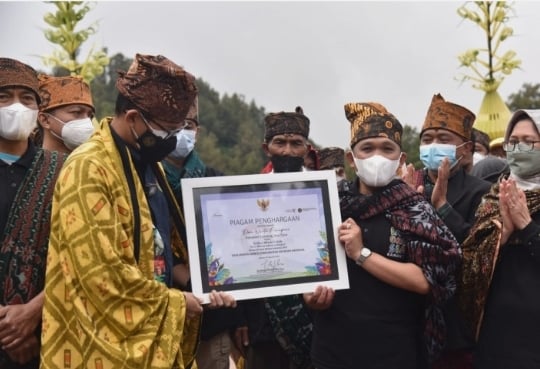 Sandiaga Resmikan AMphiteater di Desa Wisata Ranupani Lumajang