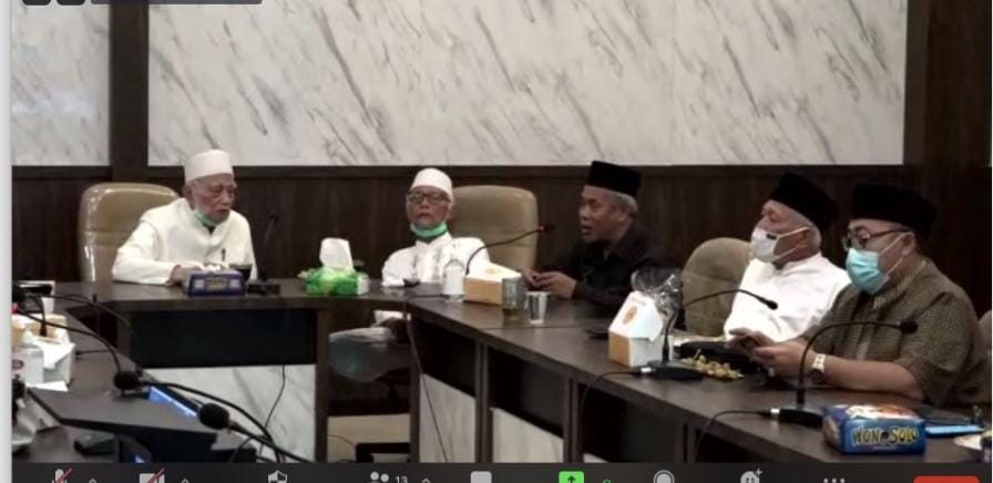 Rapat gabungan syuriah dan tanfidziyah Pengurus Wilayah Nahdlatul Ulama (PWNU) Jawa Timur di Surabaya, Selasa (14/9).