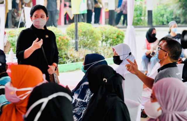 Ketua DPR Puan Maharani ketika menghadiri pertemuan Forkominda Banten di Kantor Gubernur Banten.di Kota Serang, Banten.