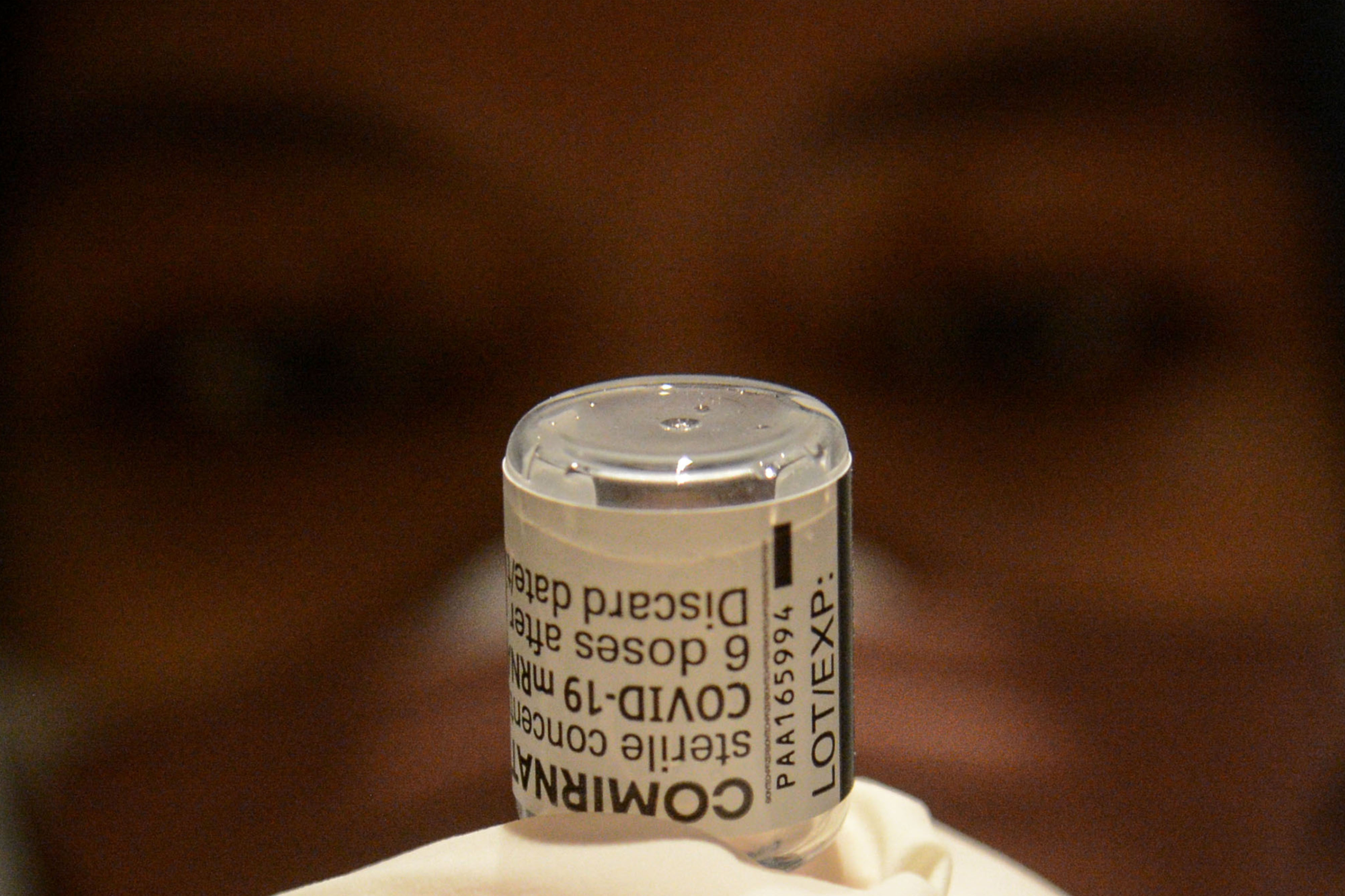 Pemerintah mendatangkan vaksin untuk menjaga ketersediaan vaksin dan keberlangsungan program vaksinasi nasional 