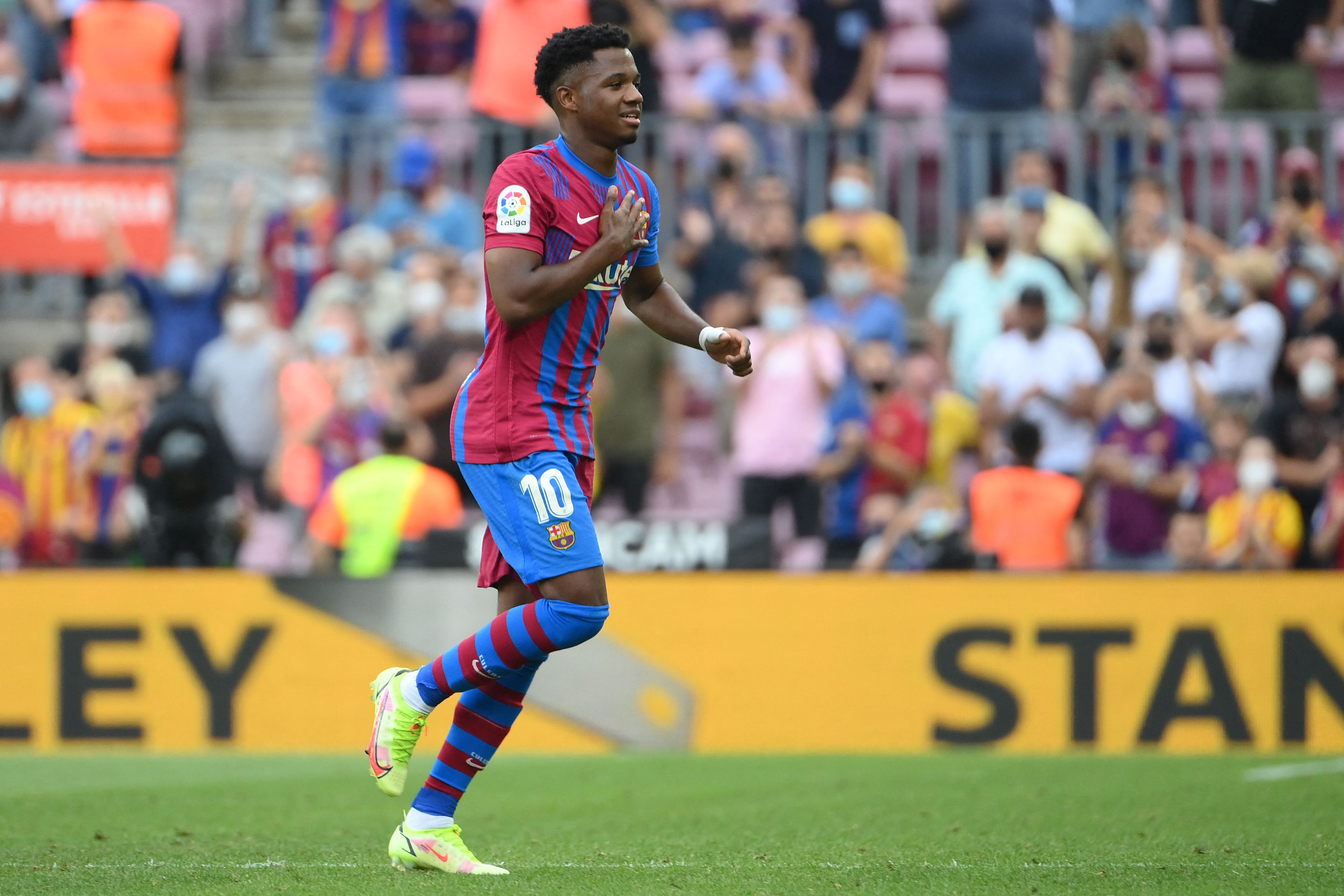 Gelandang Barcelona Ansu Fati