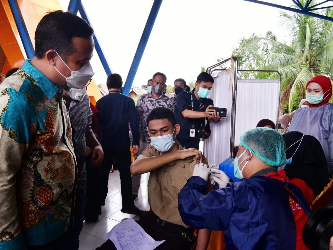 Dua juta warga Sulsel sudah divaksinasi covid-19.