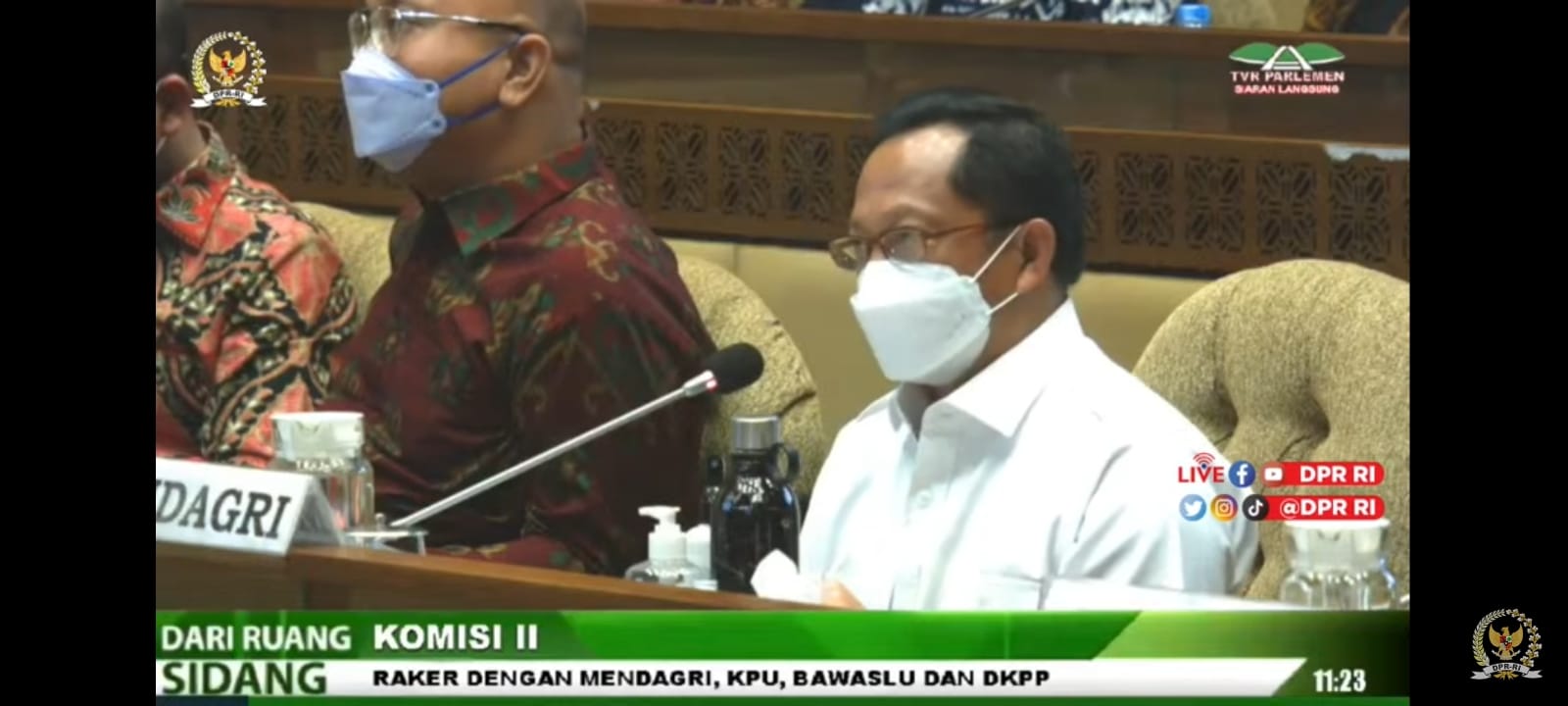 Mendagri Tito Karnavian dalam rapat dengar bersama KPU, DKPP, Bawaslu di Komisi II DPR RI, Kamis (16/9).