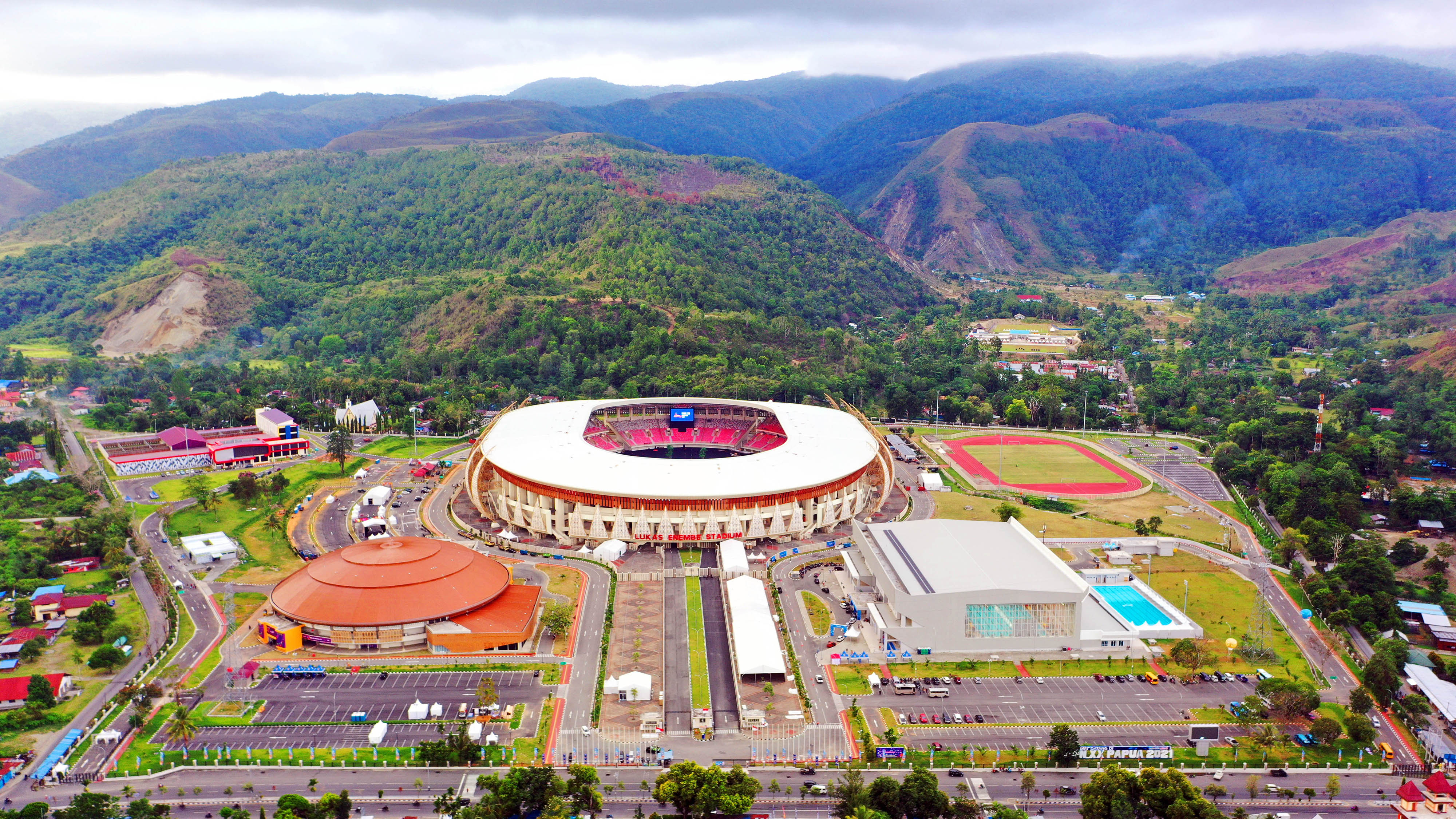 Foto aerial kompleks Olahraga Kampung Harapan yang digunakan sebagai venue PON Papua
