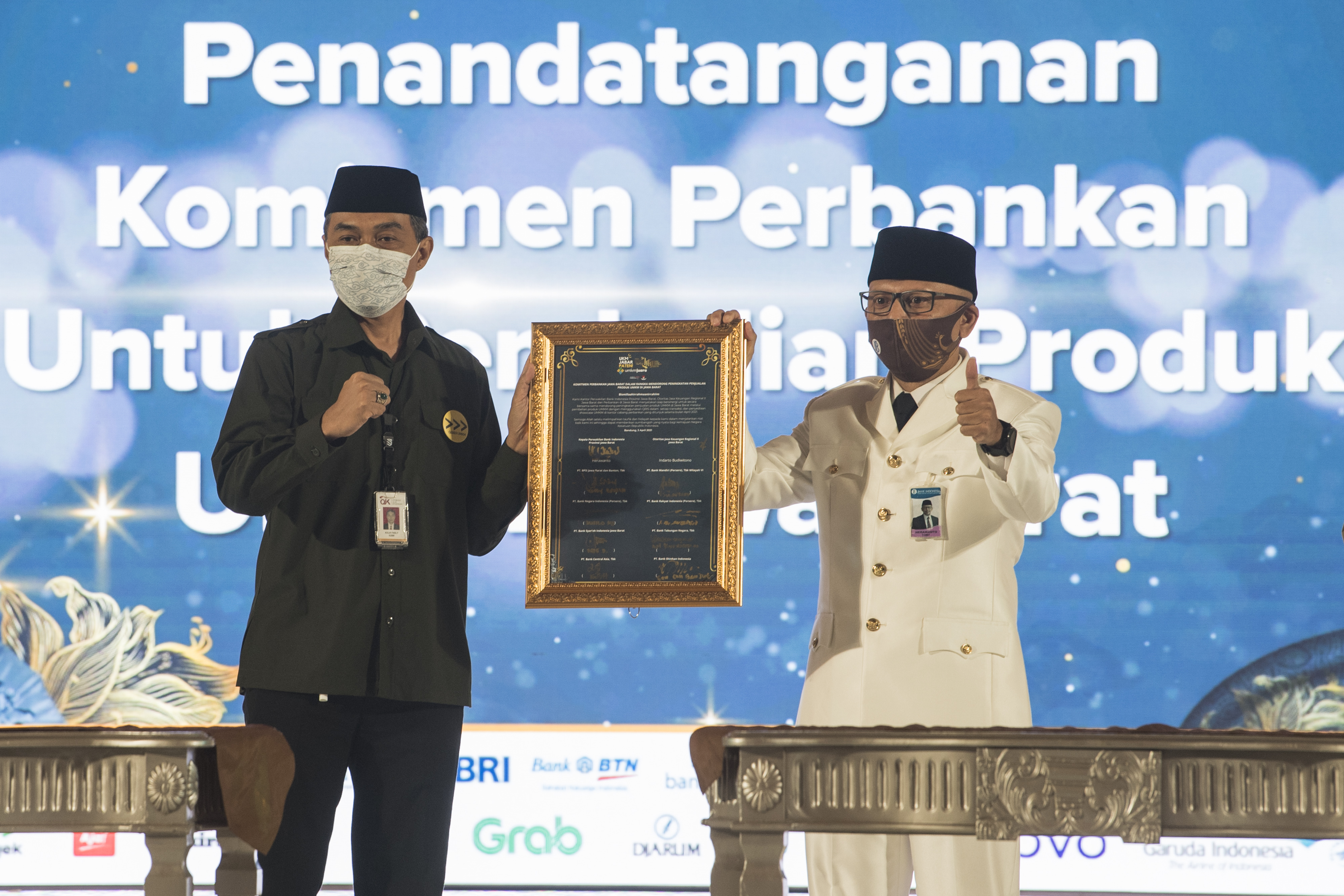  Kepala Perwakilan BI Jawa Barat Herawanto (kanan) 