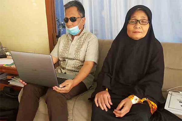 Mengajar Braille buat Anak Tunanetra