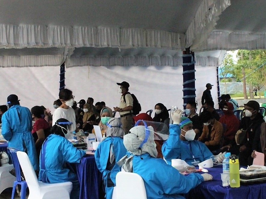 Masyarakat Banjarmasin sangat menyadari pentingnya vaksinasi untuk segera menciptakan kekebalan kelompok (herd immunity).