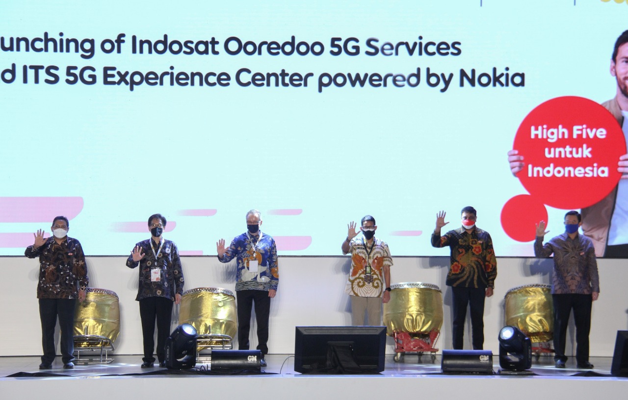 Acara peluncuran jaringan 5G Indosat Ooredoo di Surabaya.
